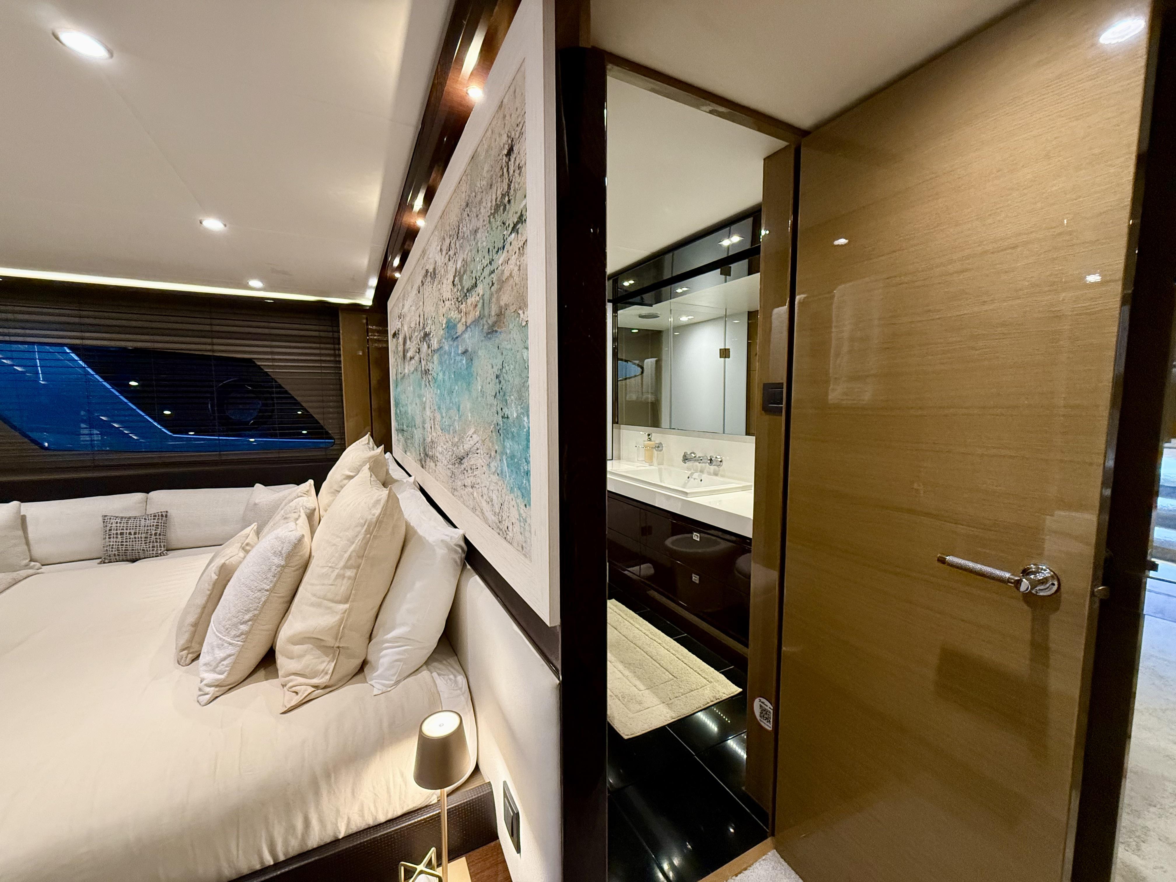 2015 PRINCESS  V72 